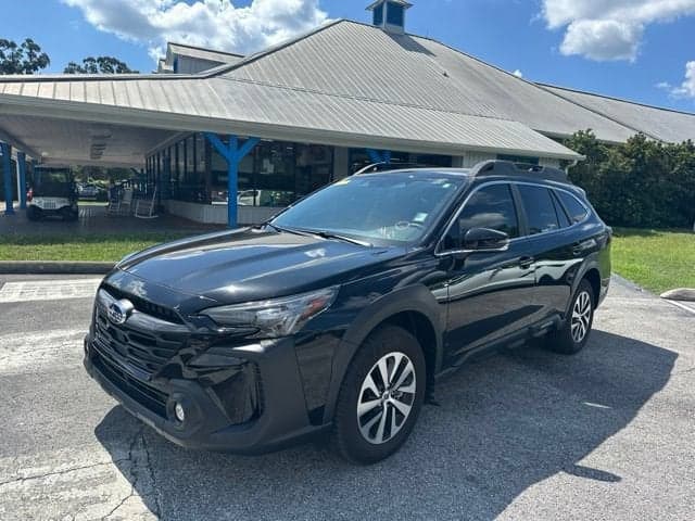 2025 Subaru Outback Premium — photo 1 of 15