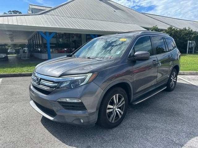2017 Honda Pilot EX-L — photo 1 of 16