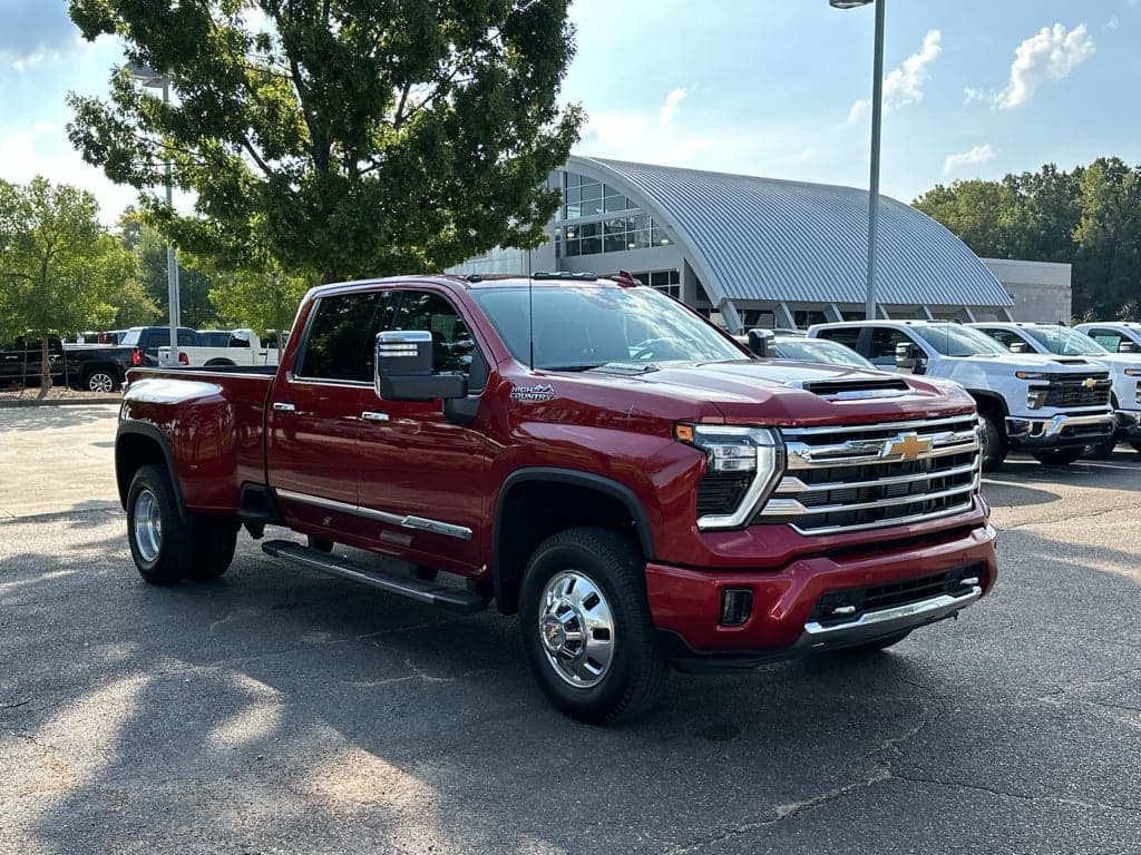 2024 Chevrolet Silverado 3500HD High Country — photo 1 of 32