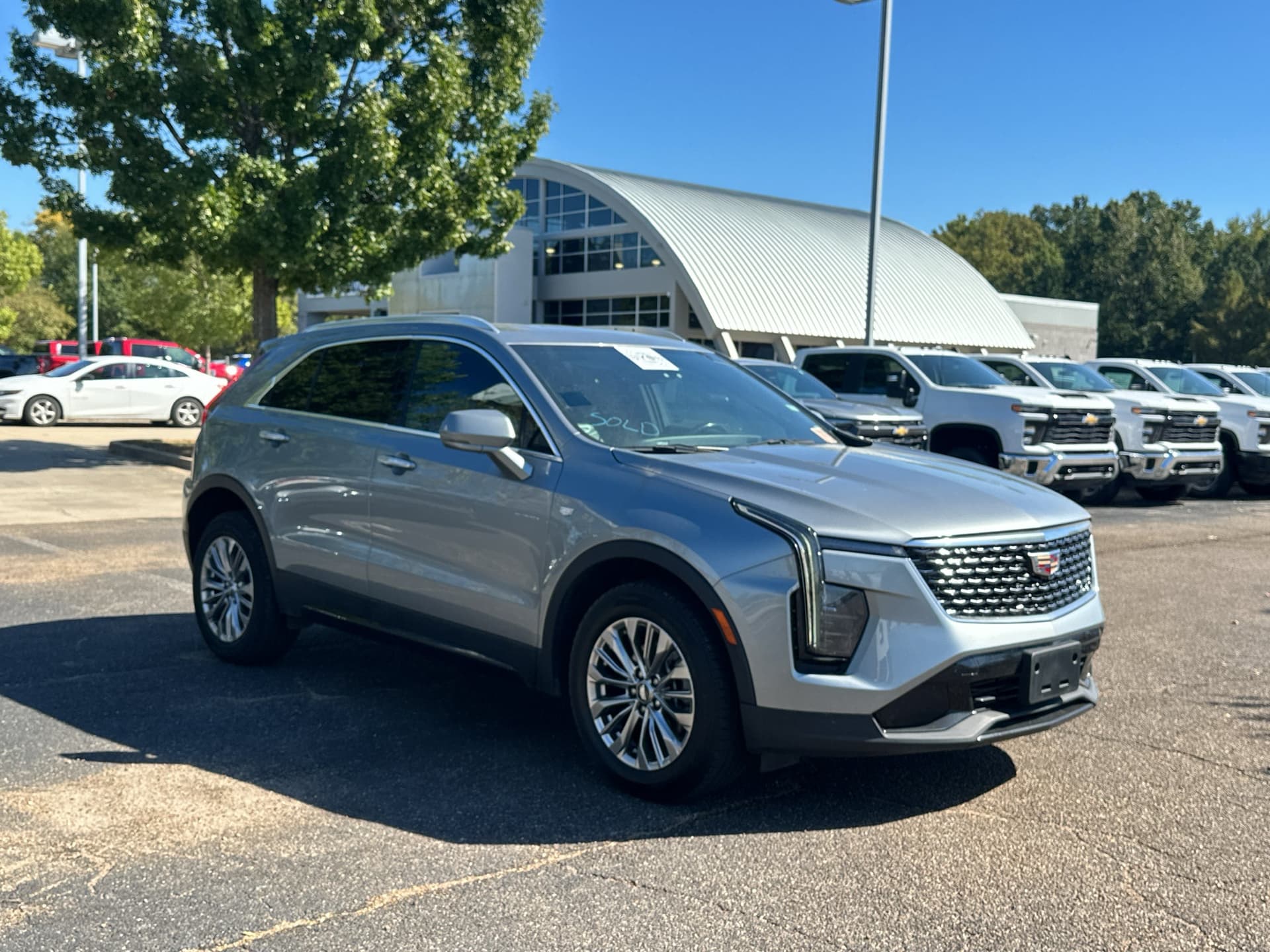 2024 Cadillac XT4 Base — photo 1 of 5