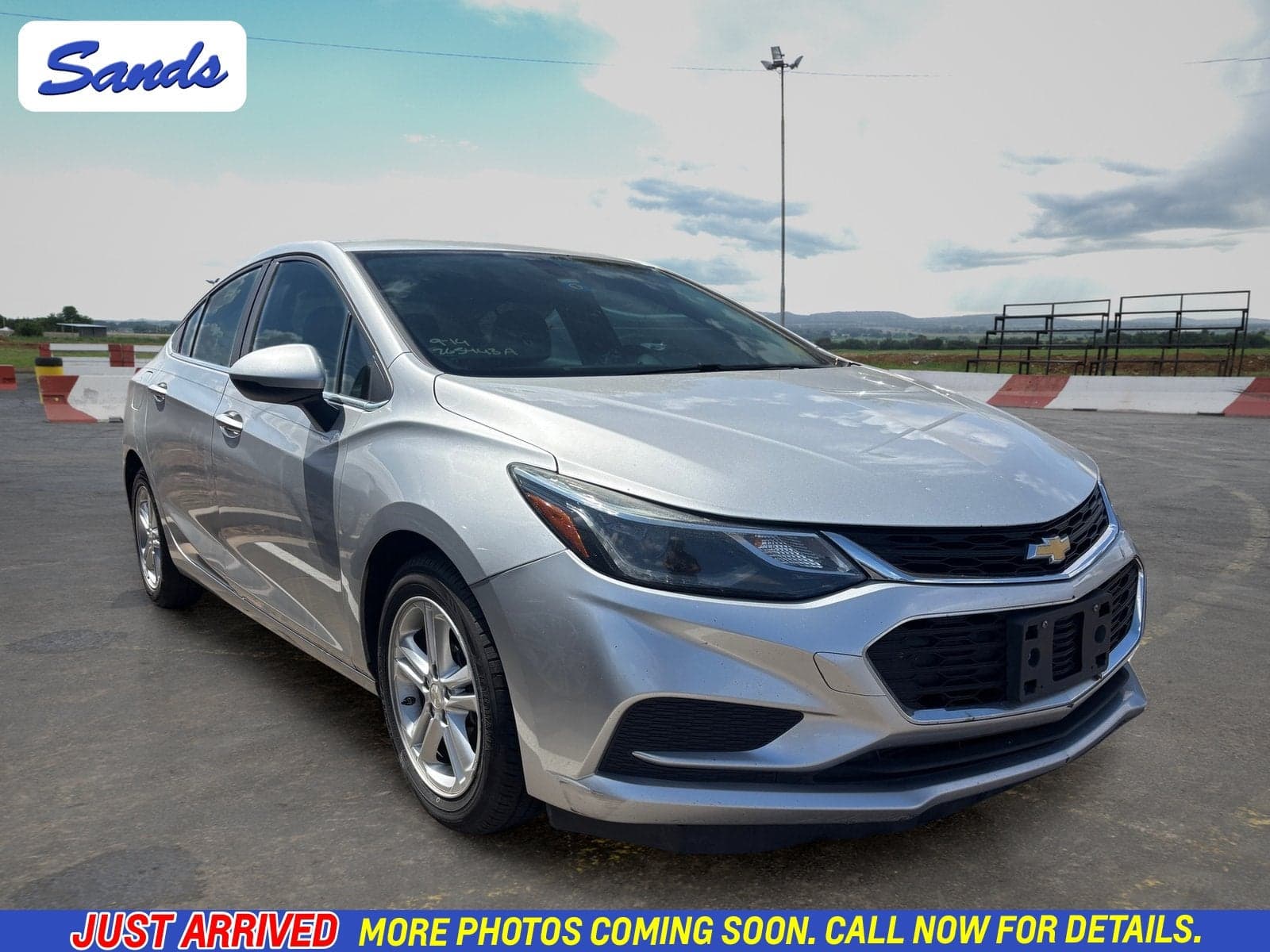 2016 Chevrolet Cruze LT — photo 1 of 27