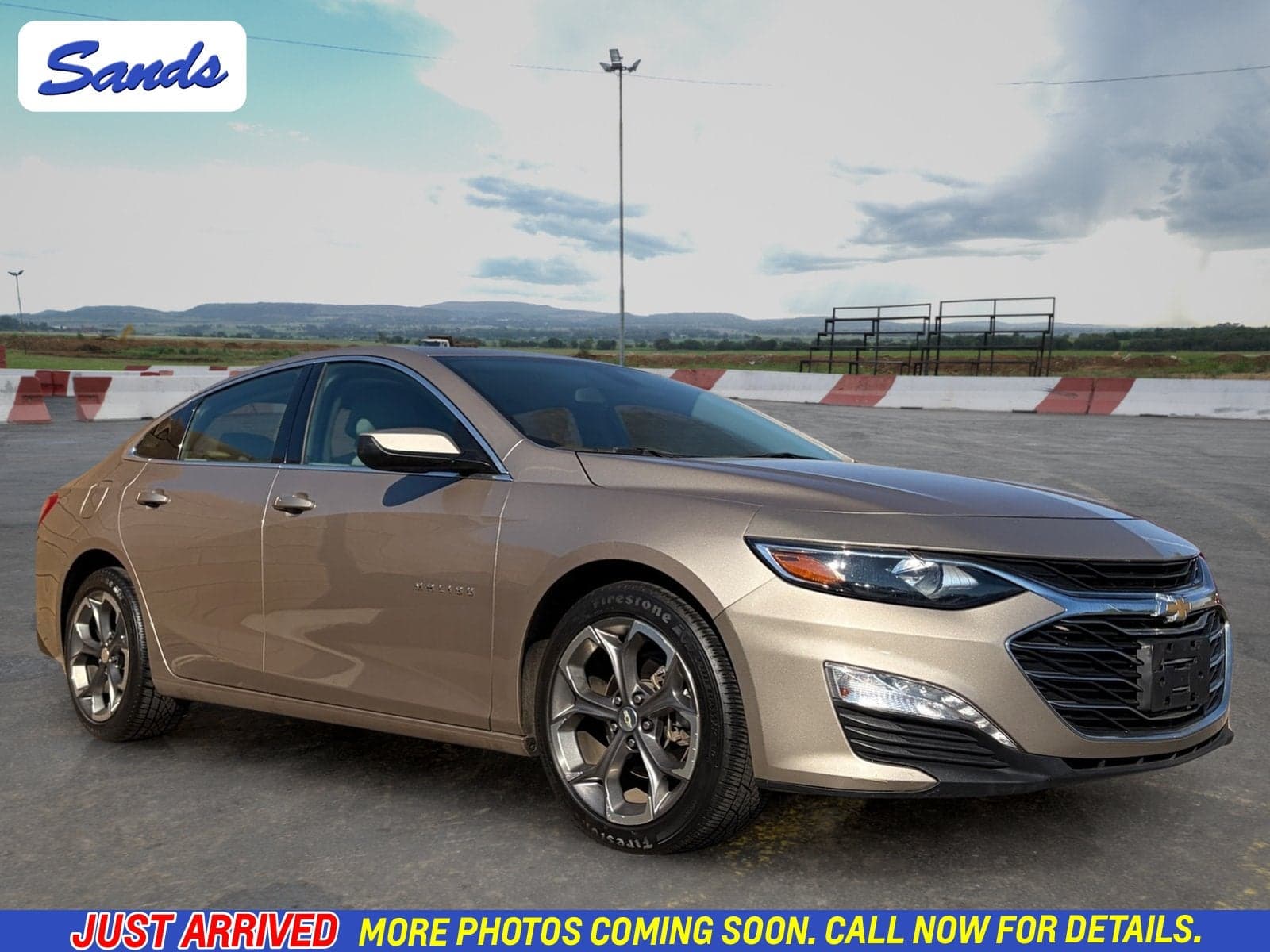 2022 Chevrolet Malibu LT — photo 1 of 5