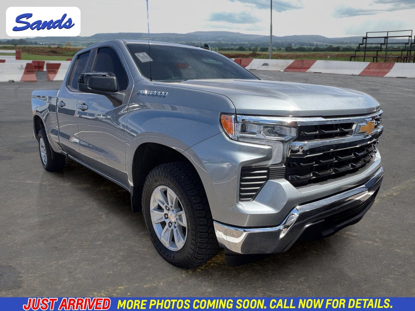 2024 Chevrolet Silverado 1500 LT — photo 1 of 26