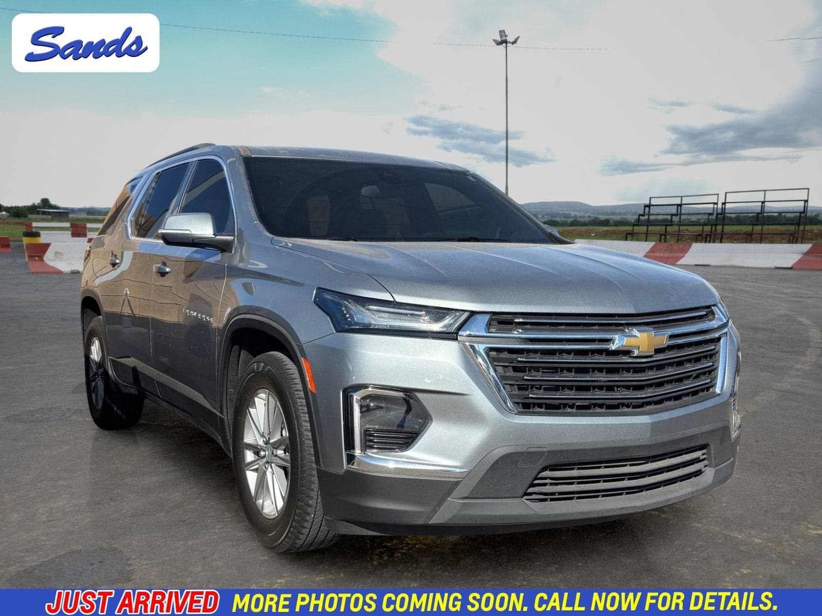 2023 Chevrolet Traverse LT Cloth — photo 1 of 26