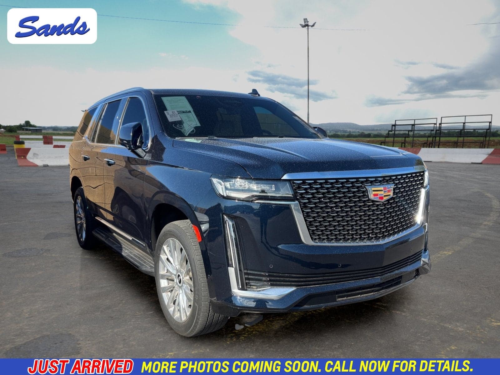 2023 Cadillac Escalade RWD Premium Luxury — photo 1 of 5