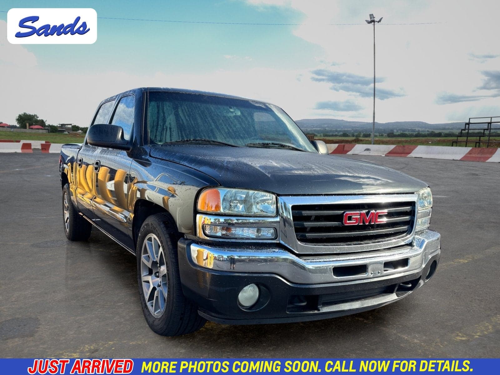 2005 GMC Sierra 1500 SLE — photo 1 of 5