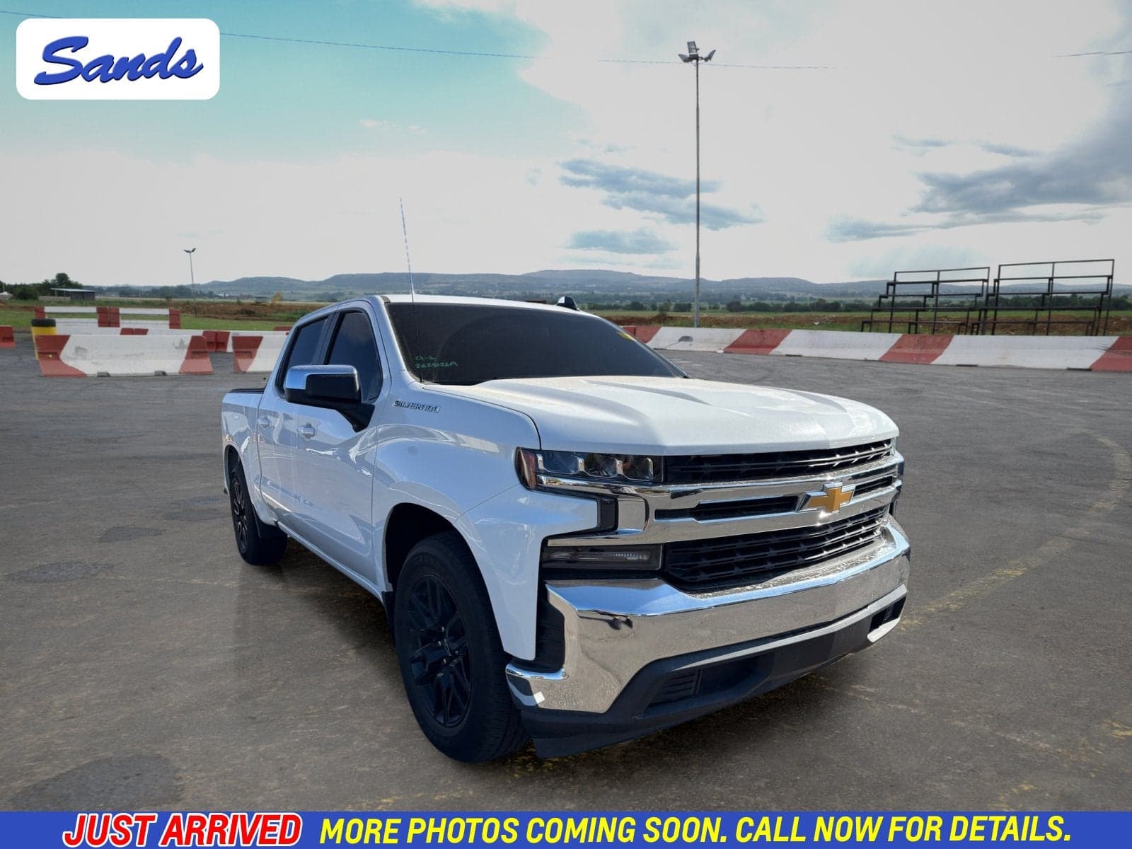 2021 Chevrolet Silverado 1500 LT — photo 1 of 26