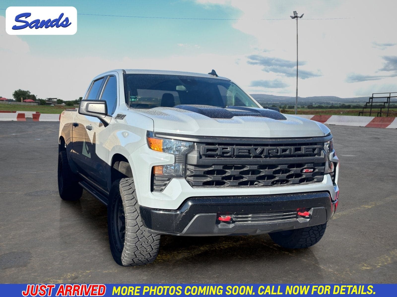 2024 Chevrolet Silverado 1500 Custom Trail Boss — photo 1 of 5