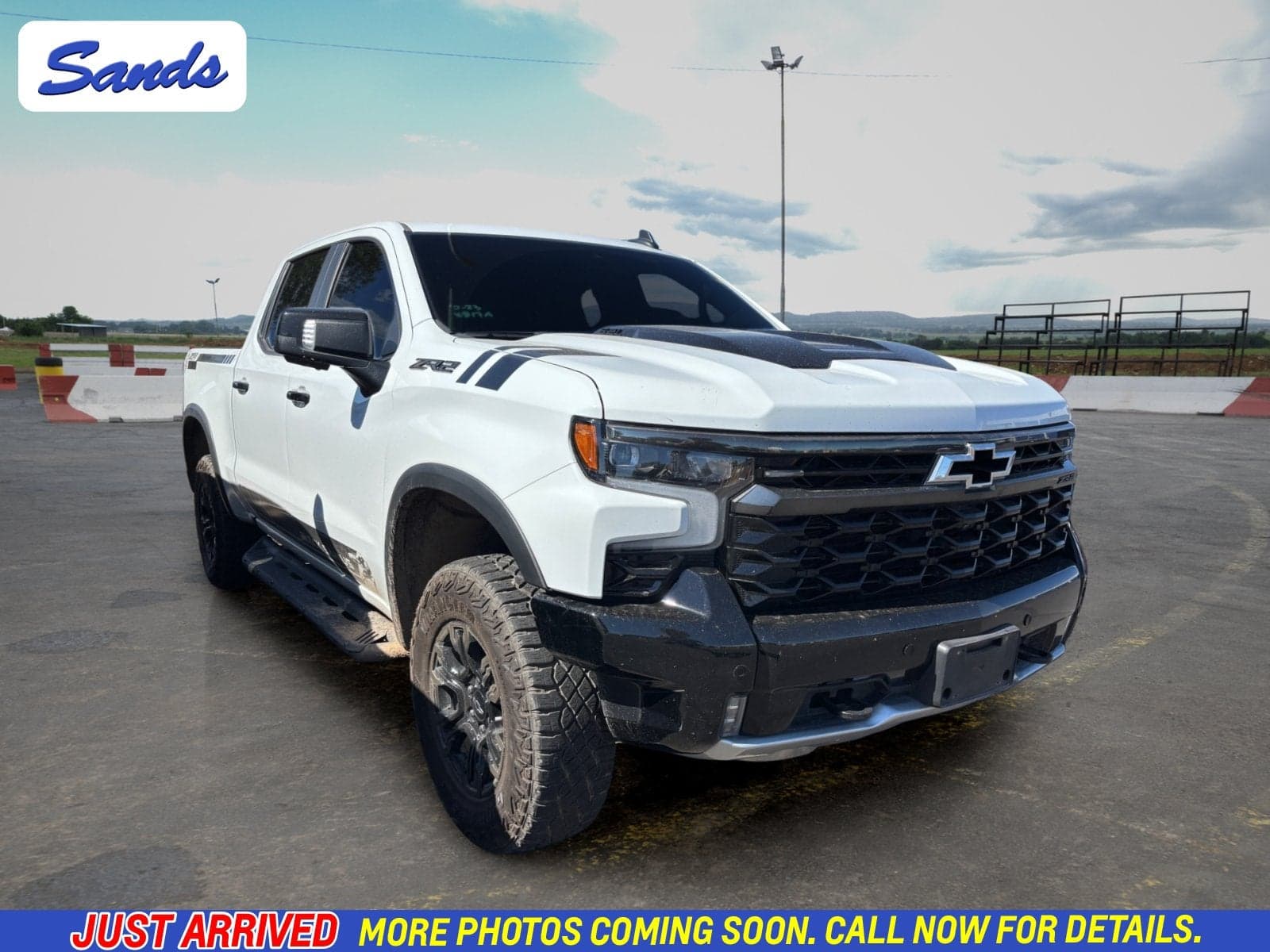 2025 Chevrolet Silverado 1500 ZR2 — photo 1 of 5