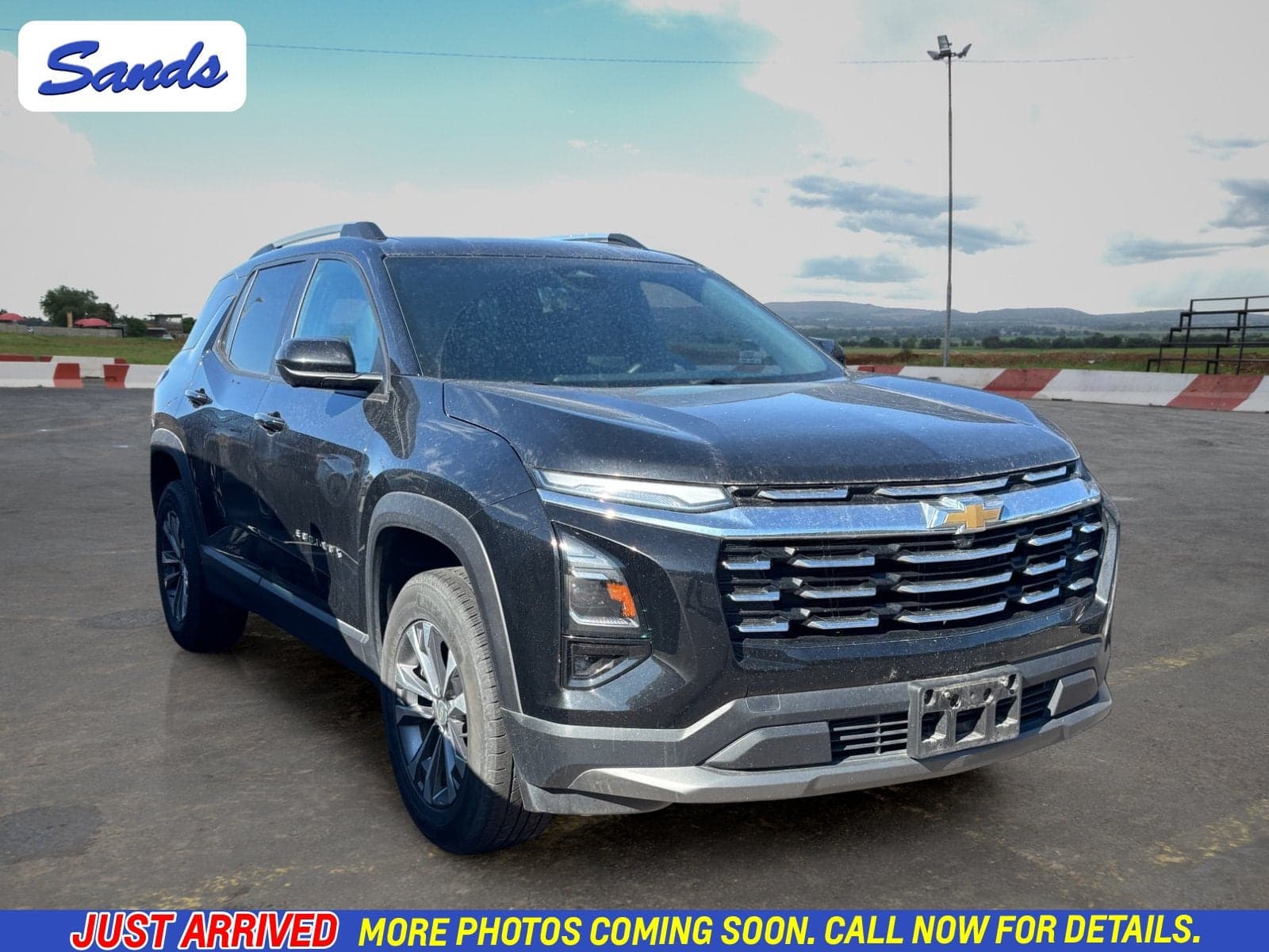 2025 Chevrolet Equinox FWD LT — photo 1 of 5