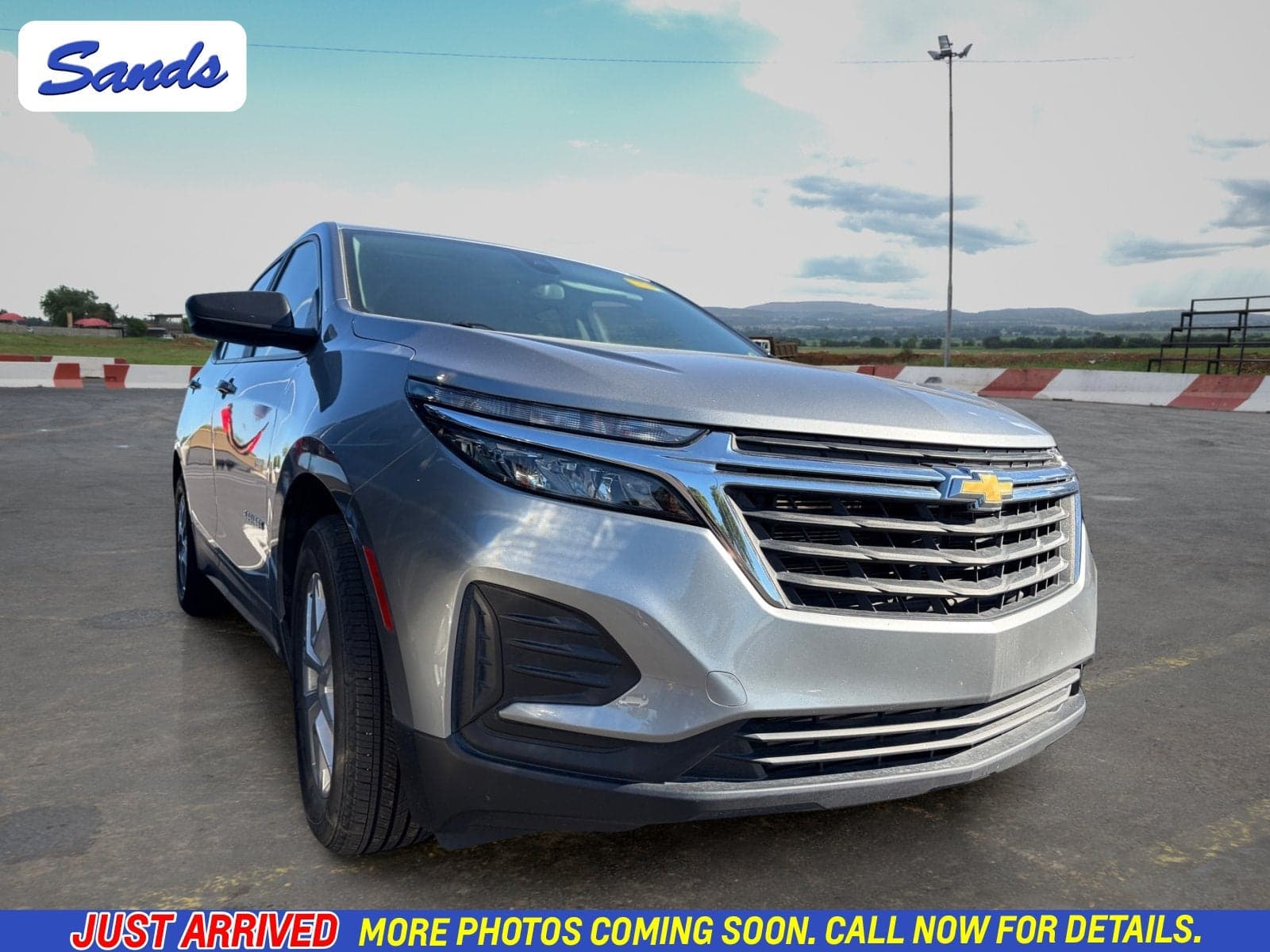 2024 Chevrolet Equinox LS — photo 1 of 5