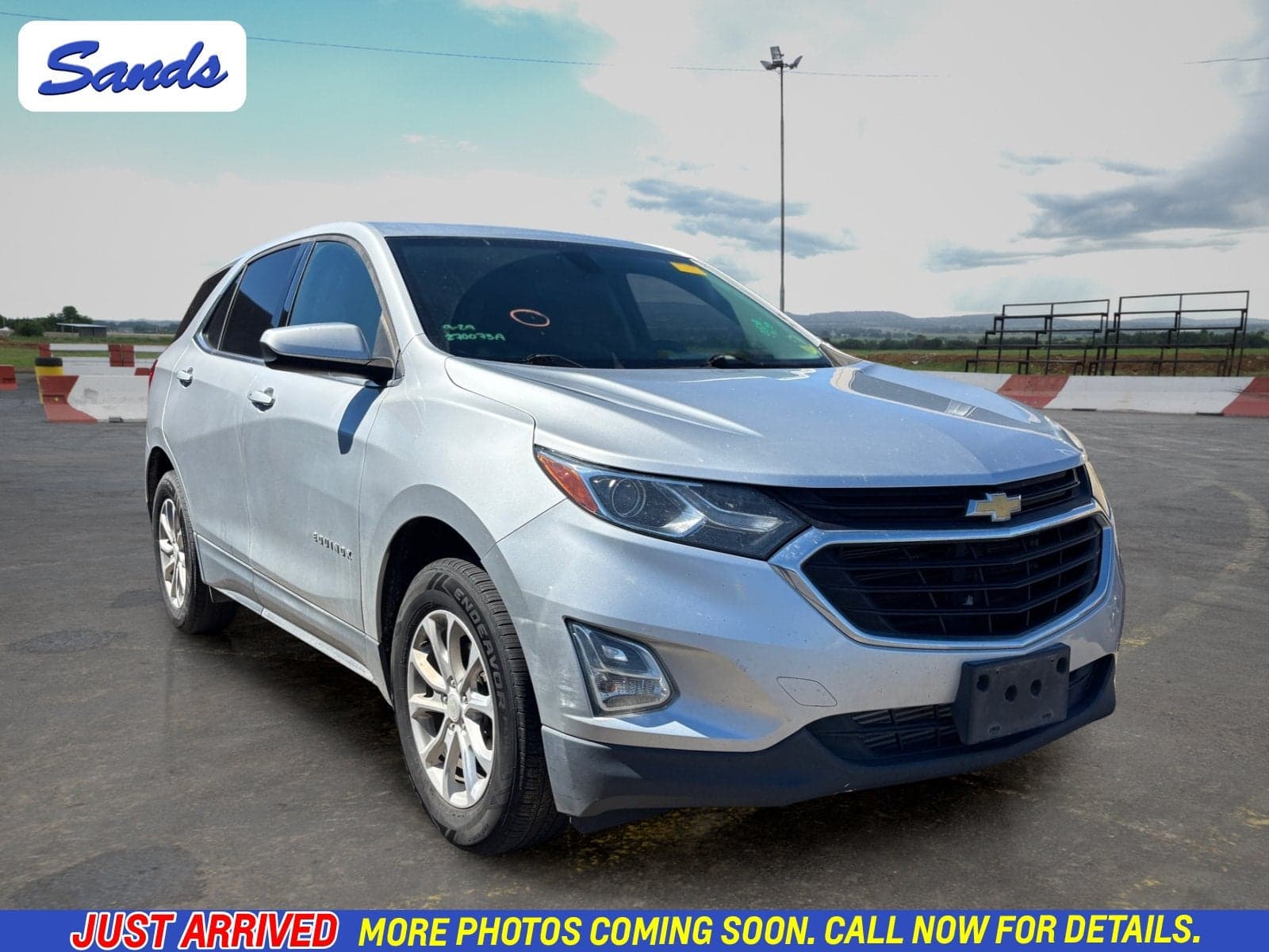 2018 Chevrolet Equinox LT — photo 1 of 25