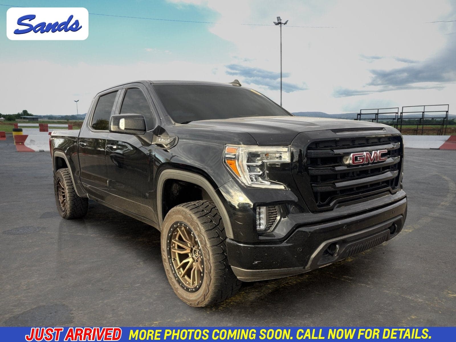 2021 GMC Sierra 1500 Elevation — photo 1 of 22