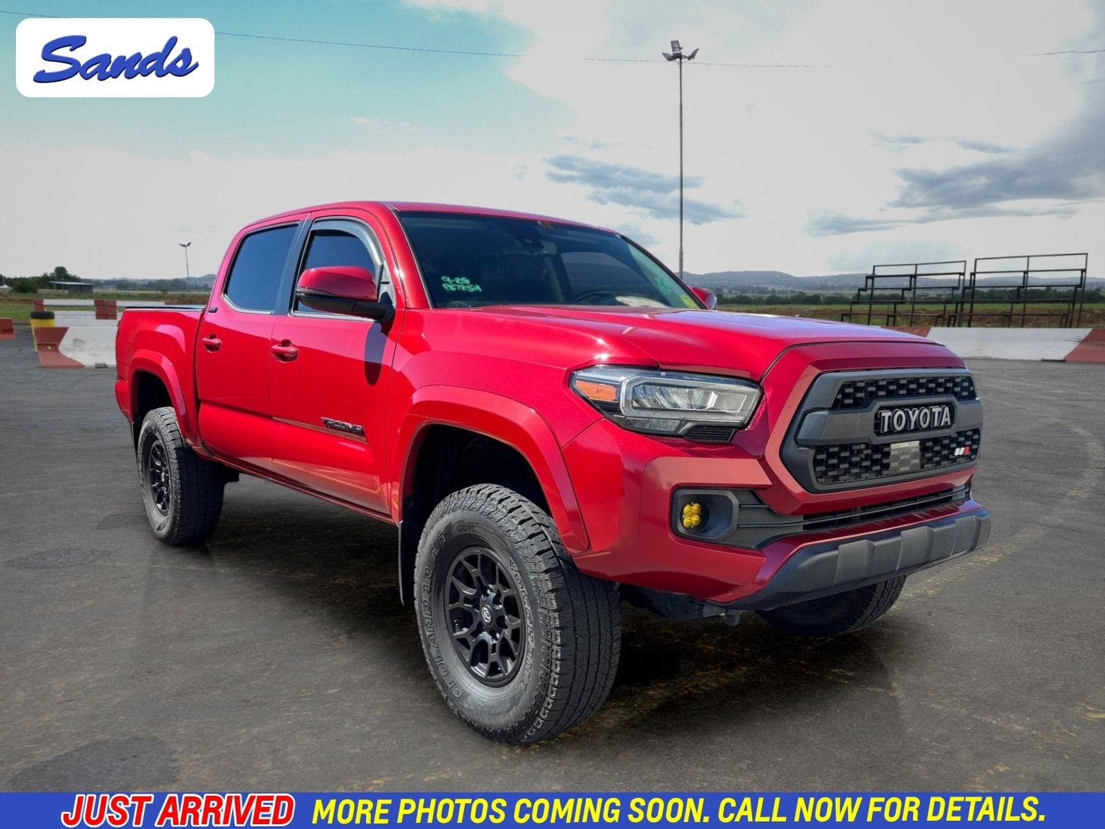 2020 Toyota Tacoma 4WD SR5 — photo 1 of 11