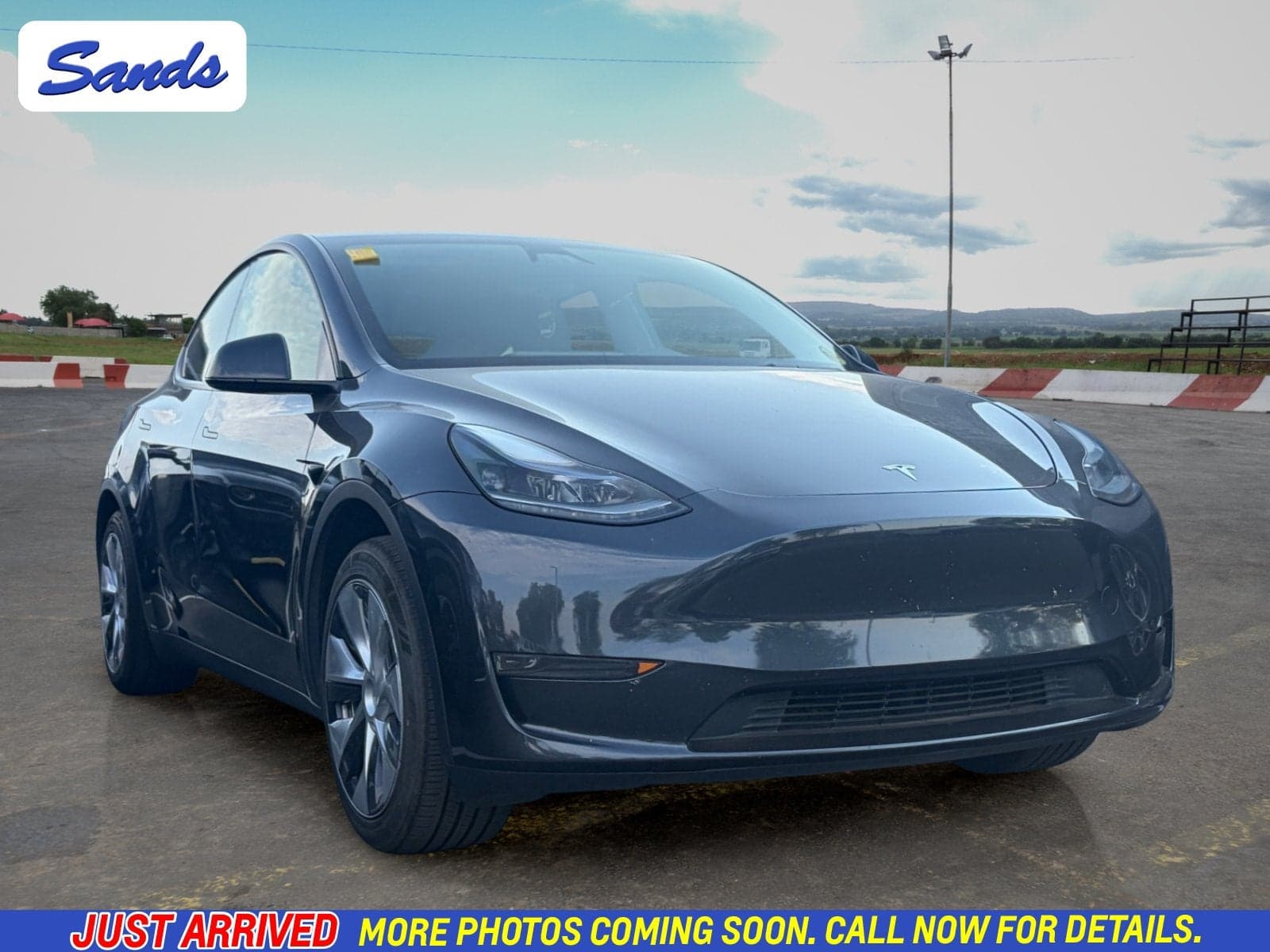 2024 Tesla Model Y Base — photo 1 of 14