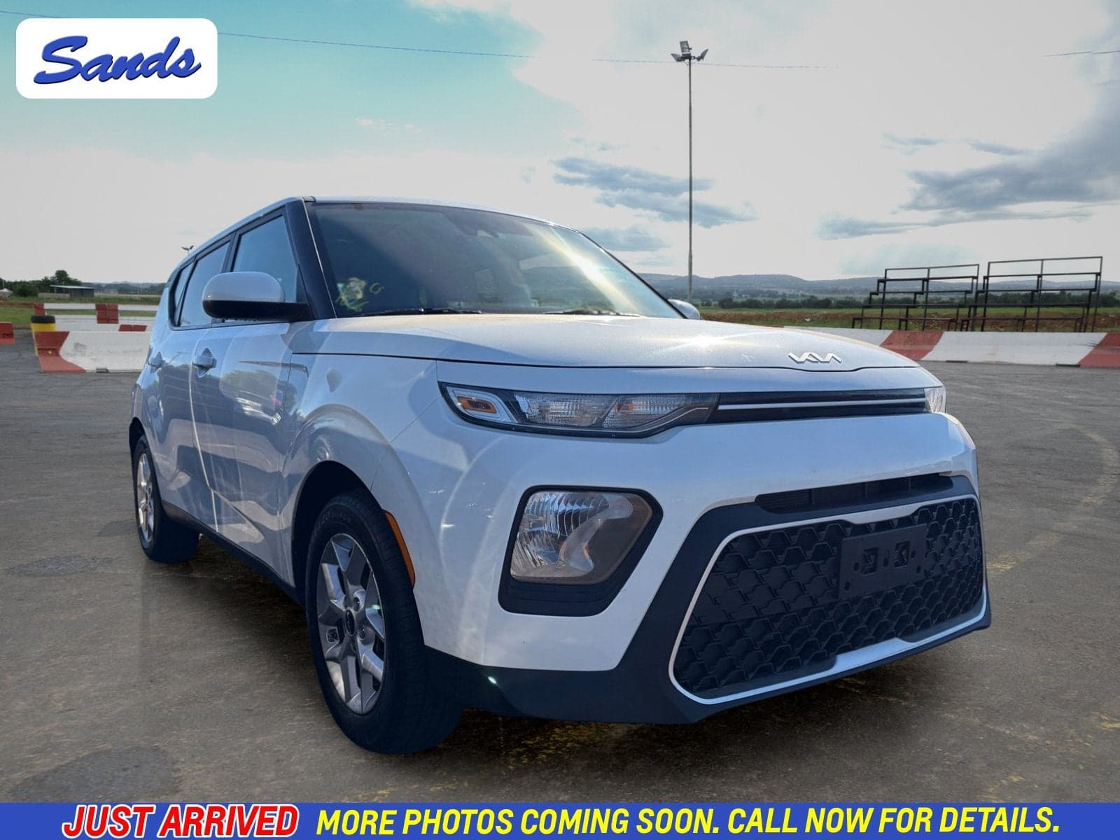 2022 Kia Soul LX — photo 1 of 5