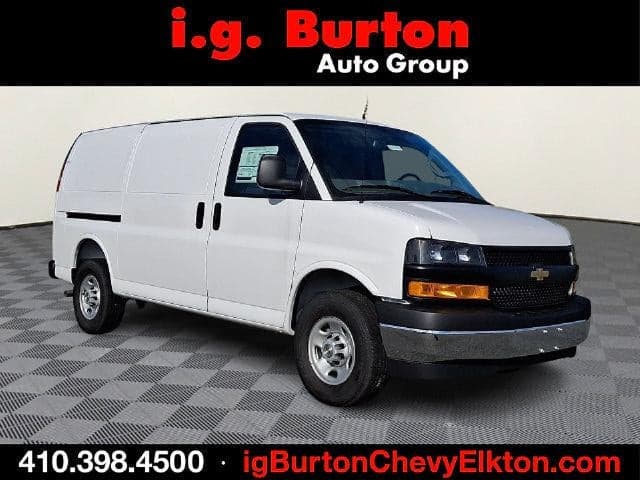 2026 Chevrolet Express Cargo Van Base — photo 1 of 5