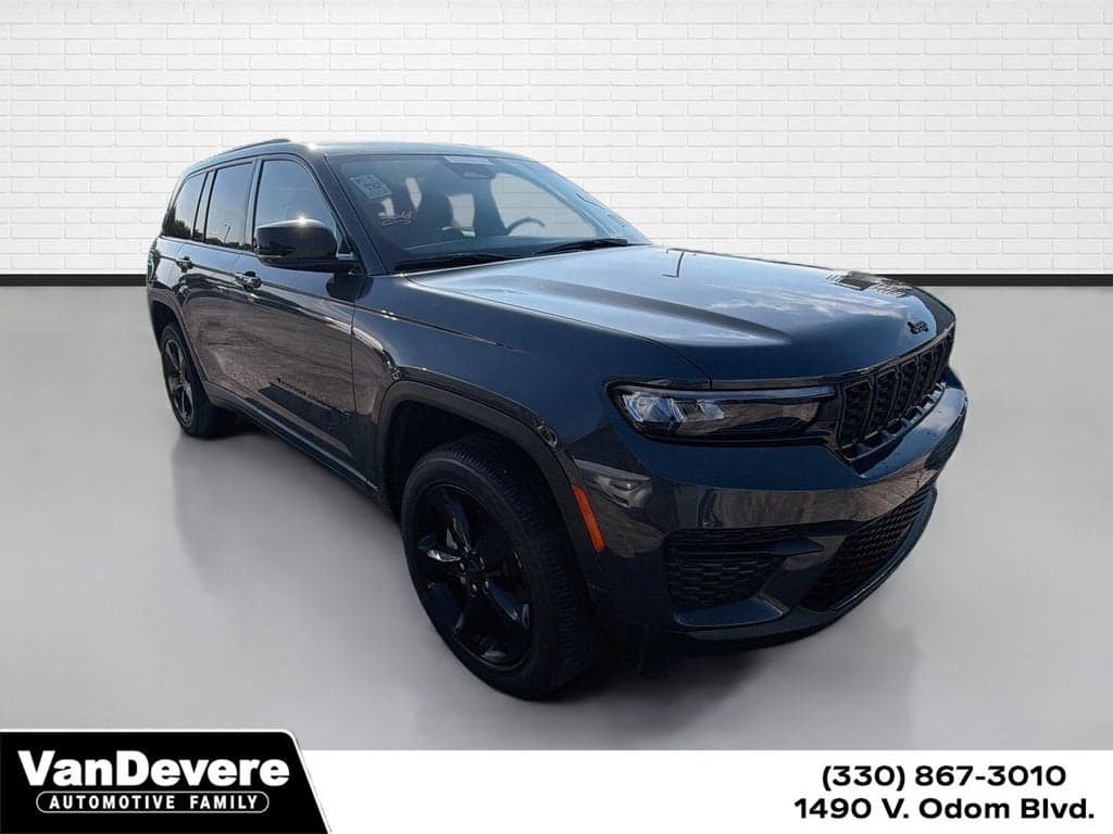 2025 Jeep Grand Cherokee Altitude X — photo 1 of 26