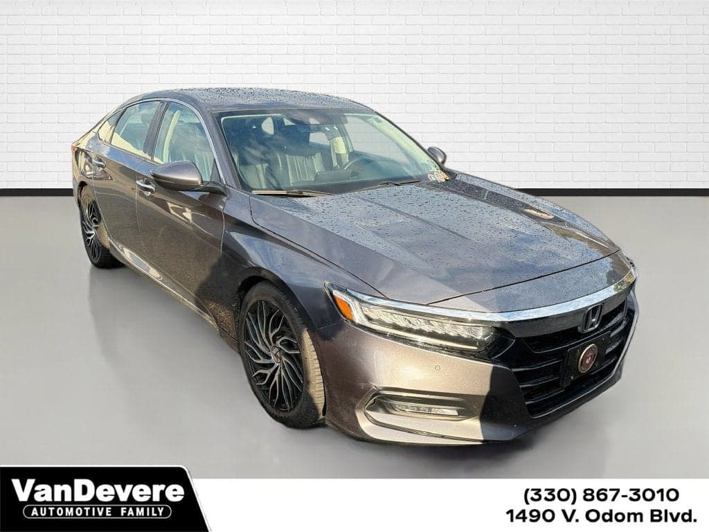 2018 Honda Accord Sedan Touring 1.5T — photo 1 of 5
