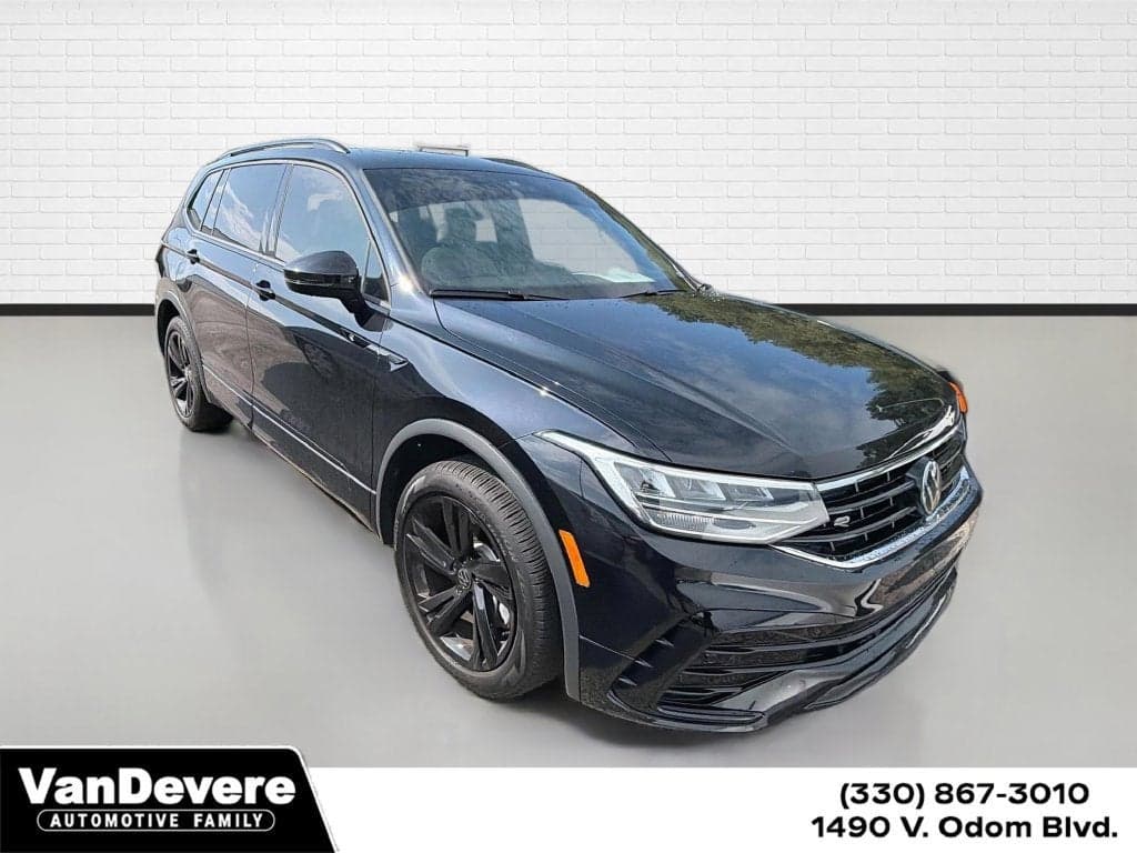 2024 Volkswagen Tiguan SE R-Line Black — photo 1 of 27
