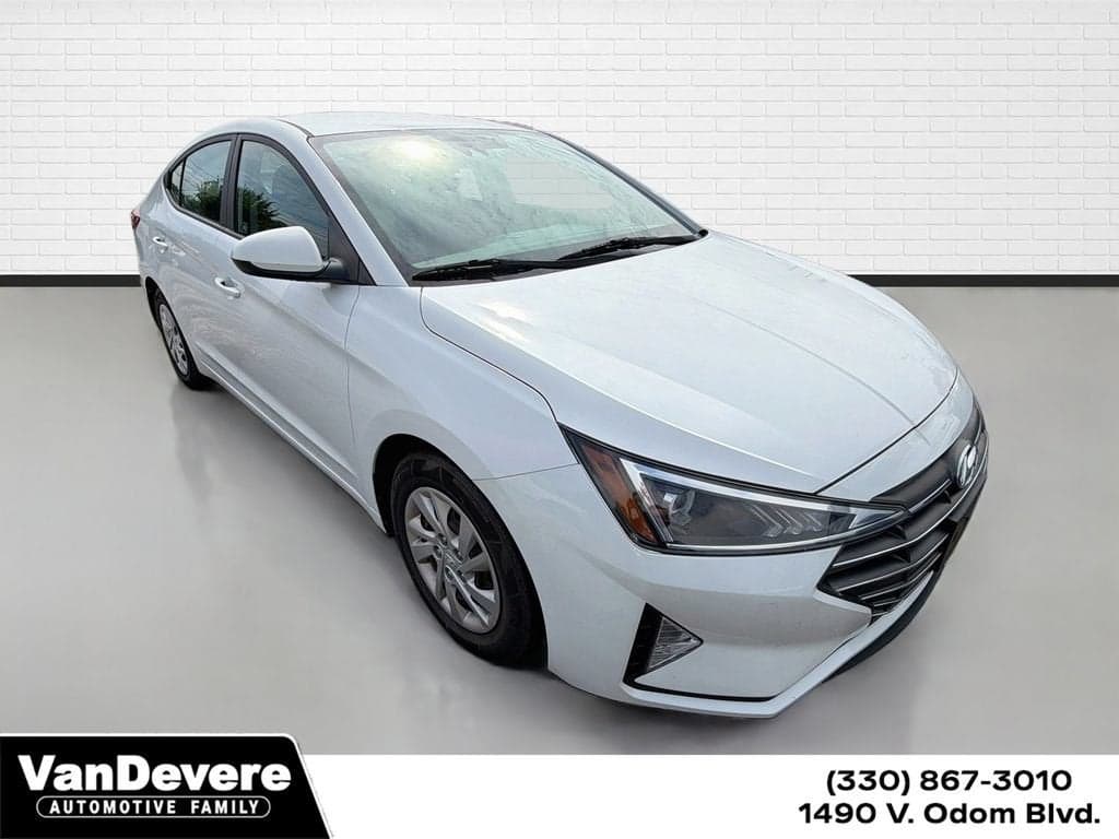 2020 Hyundai Elantra SE — photo 1 of 25