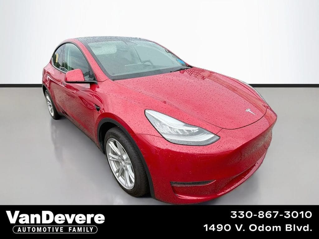 2022 Tesla Model Y Long Range — photo 1 of 27