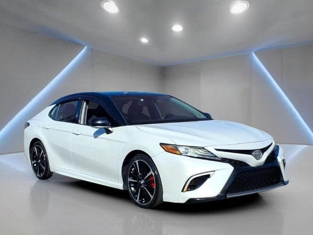 2019 Toyota Camry XSE — photo 1 of 5