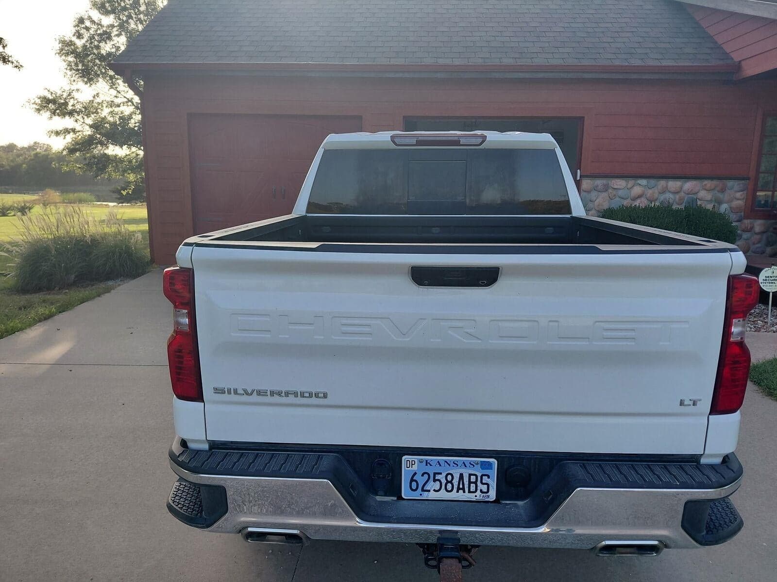 2024 Chevrolet Silverado 1500 LT — photo 1 of 5