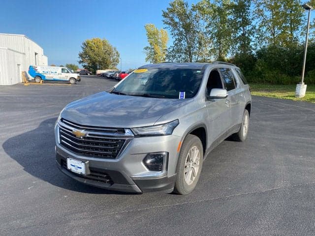2023 Chevrolet Traverse LT Cloth — photo 1 of 5