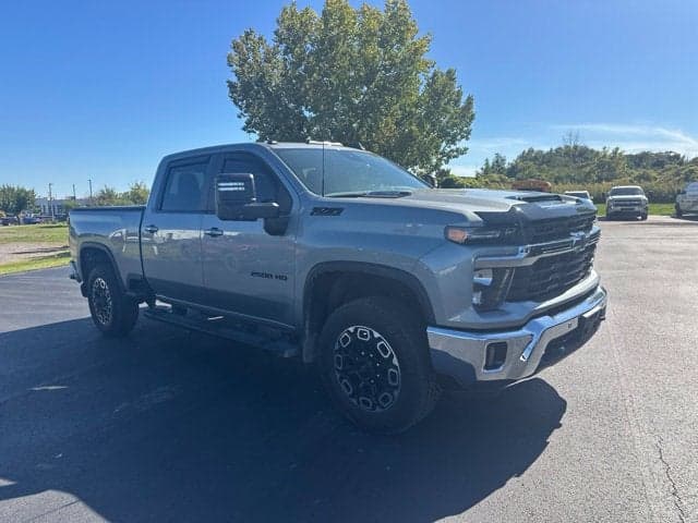 2025 Chevrolet Silverado 2500HD LT — photo 1 of 41