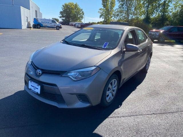2015 Toyota Corolla LE — photo 1 of 12