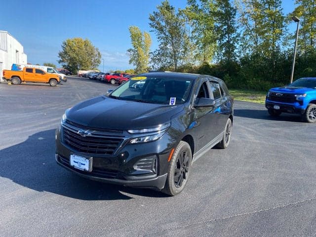 2024 Chevrolet Equinox LS — photo 1 of 5