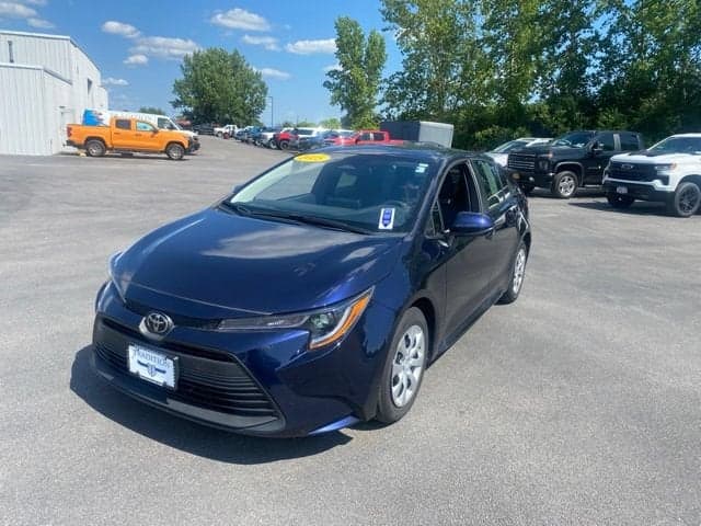 2025 Toyota Corolla LE — photo 1 of 27