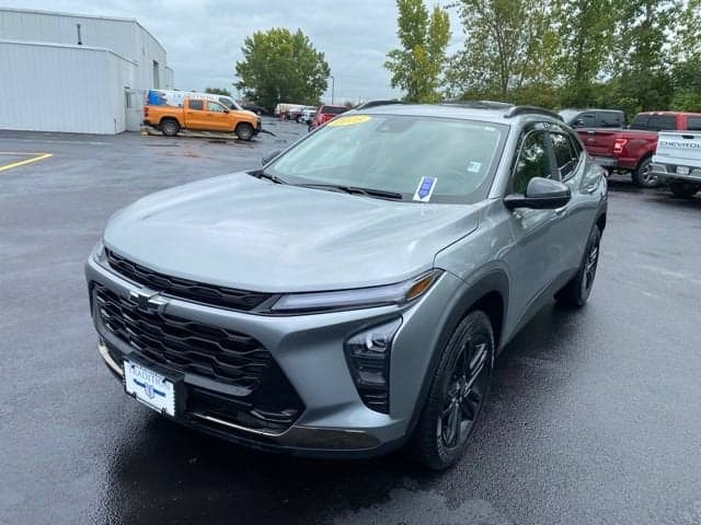 2025 Chevrolet Trax ACTIV — photo 1 of 44