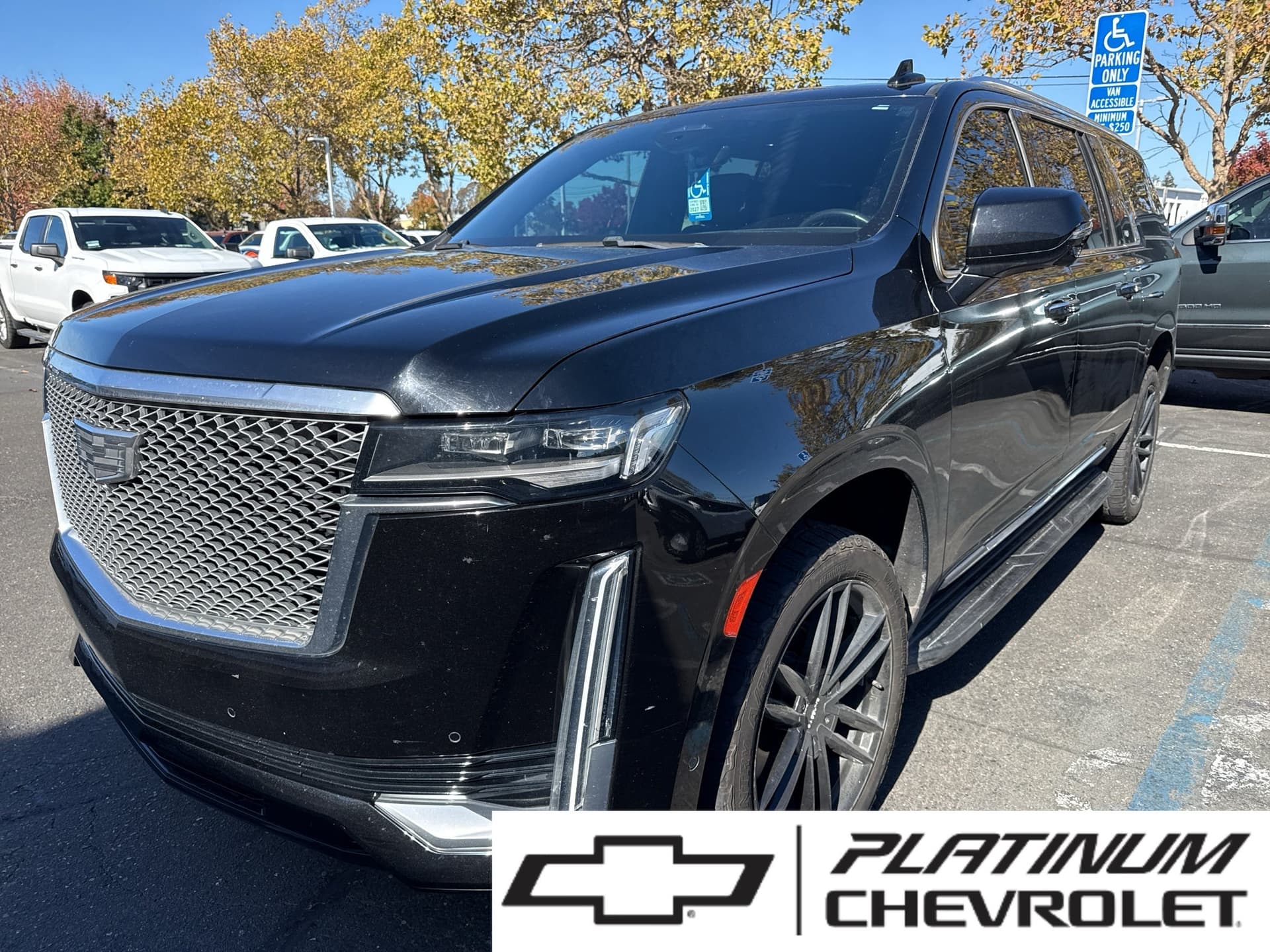2021 Cadillac Escalade ESV Premium Luxury — photo 1 of 5