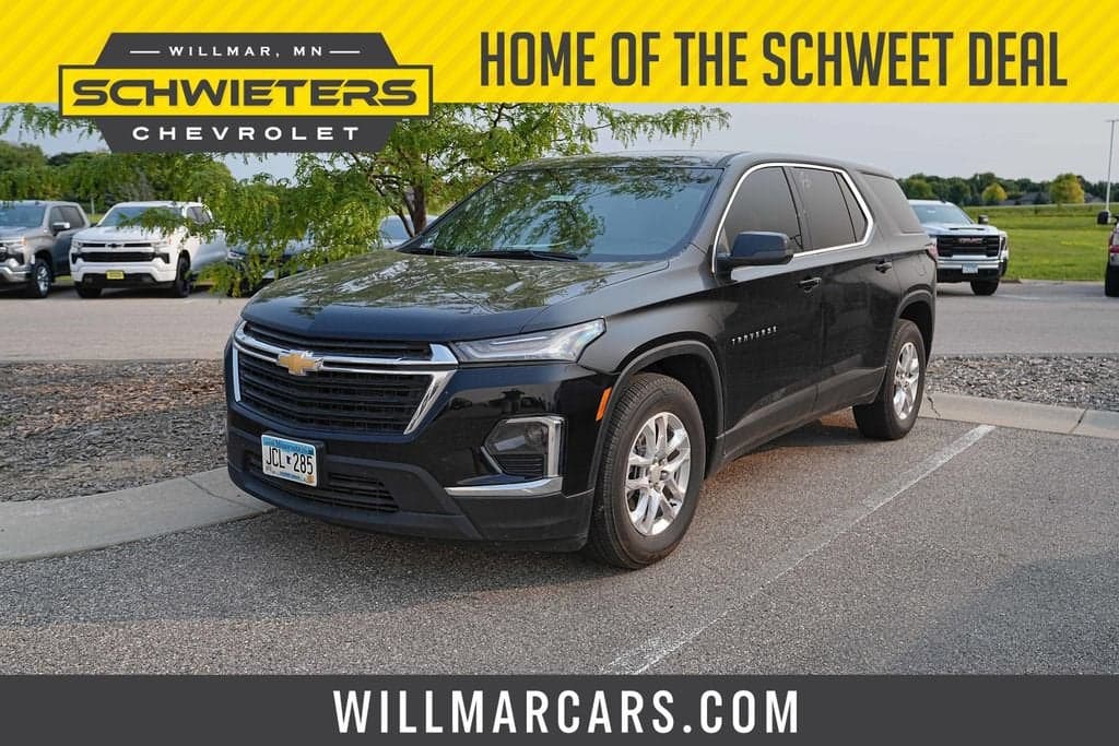 2022 Chevrolet Traverse LS — photo 1 of 5