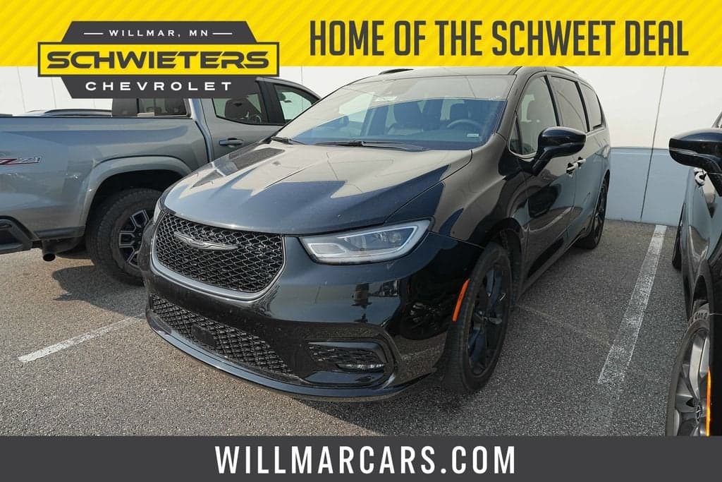 2025 Chrysler Pacifica Limited — photo 1 of 3