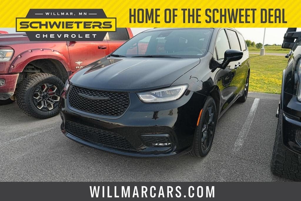2025 Chrysler Pacifica Limited — photo 1 of 3