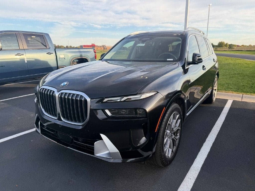 2023 BMW X7 xDrive40i — photo 1 of 3