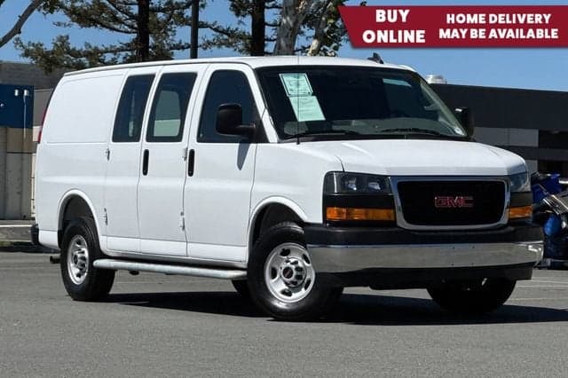 2025 GMC Savana Cargo Van Base — photo 1 of 70