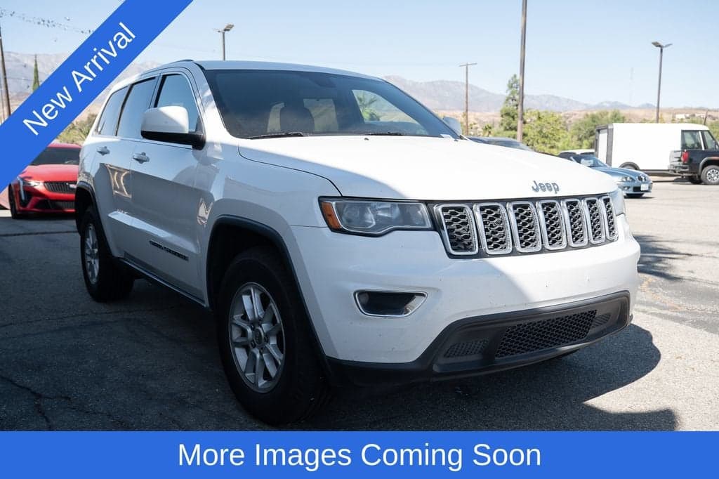 2018 Jeep Grand Cherokee Laredo — photo 1 of 12