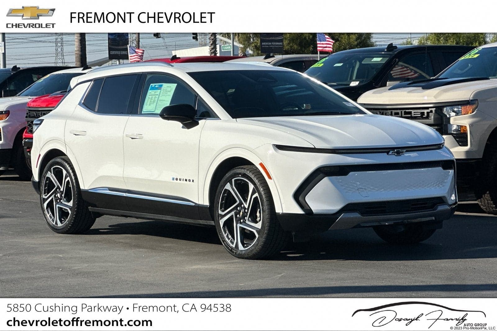 2025 Chevrolet Equinox EV LT — photo 1 of 54
