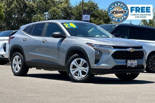 2024 Chevrolet Trax LS — photo 1 of 22