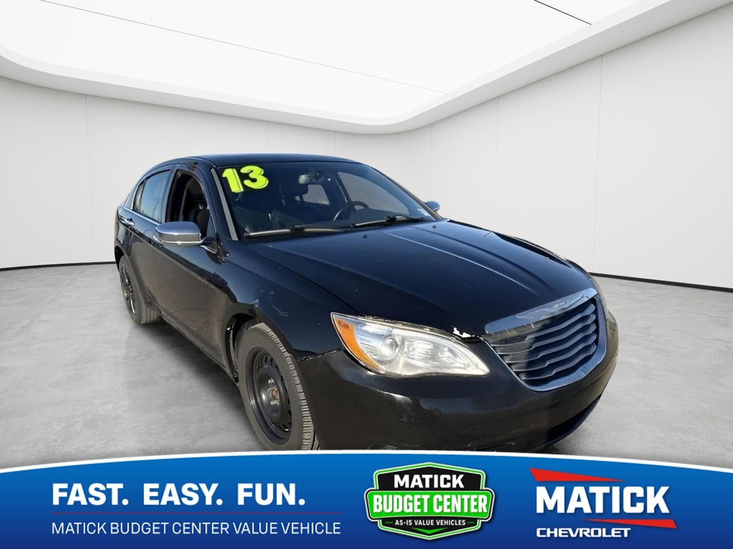 2013 Chrysler 200 Limited — photo 1 of 28