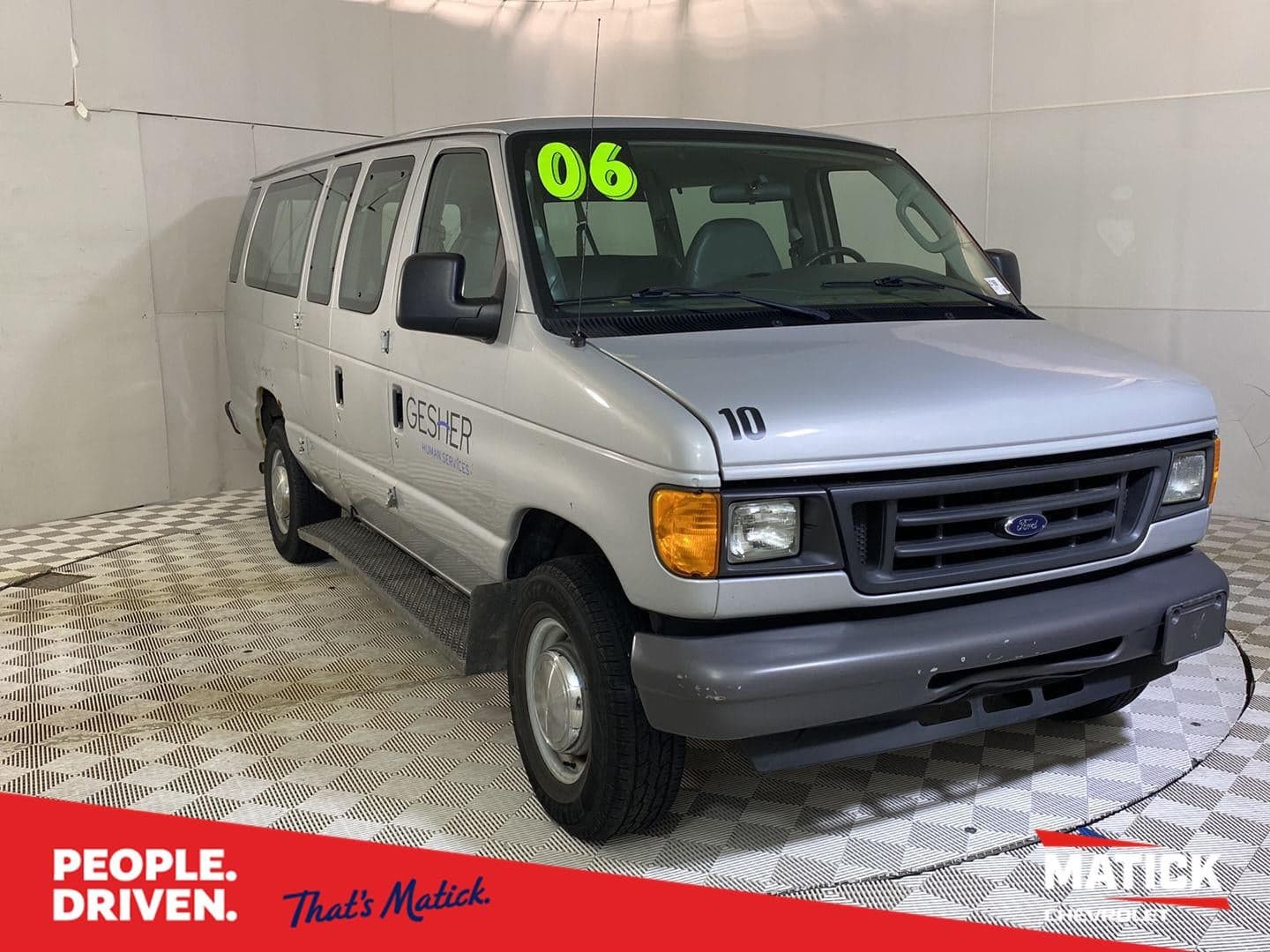2006 Ford Econoline Wagon XL — photo 1 of 5