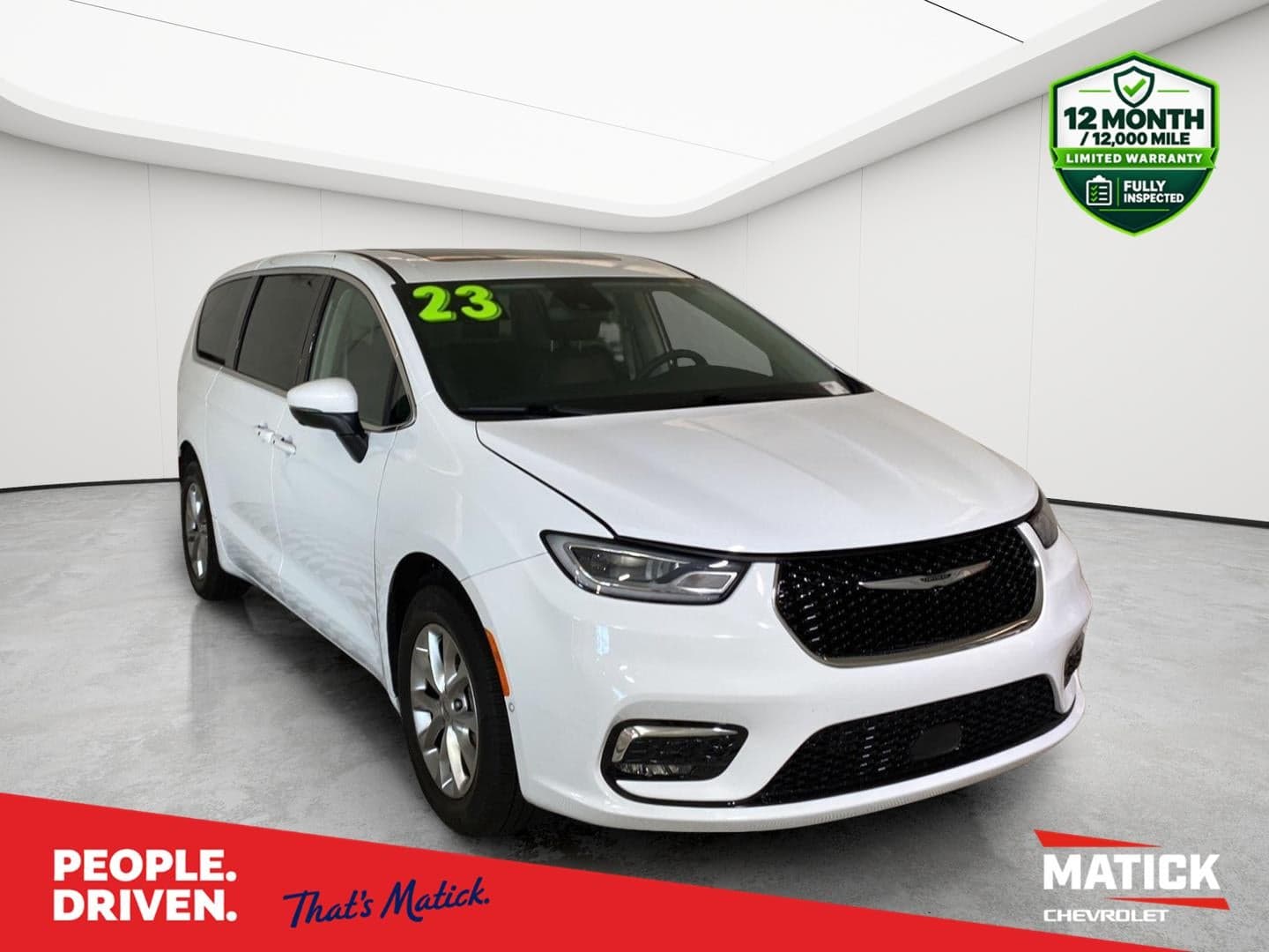 2023 Chrysler Pacifica Touring L — photo 1 of 5