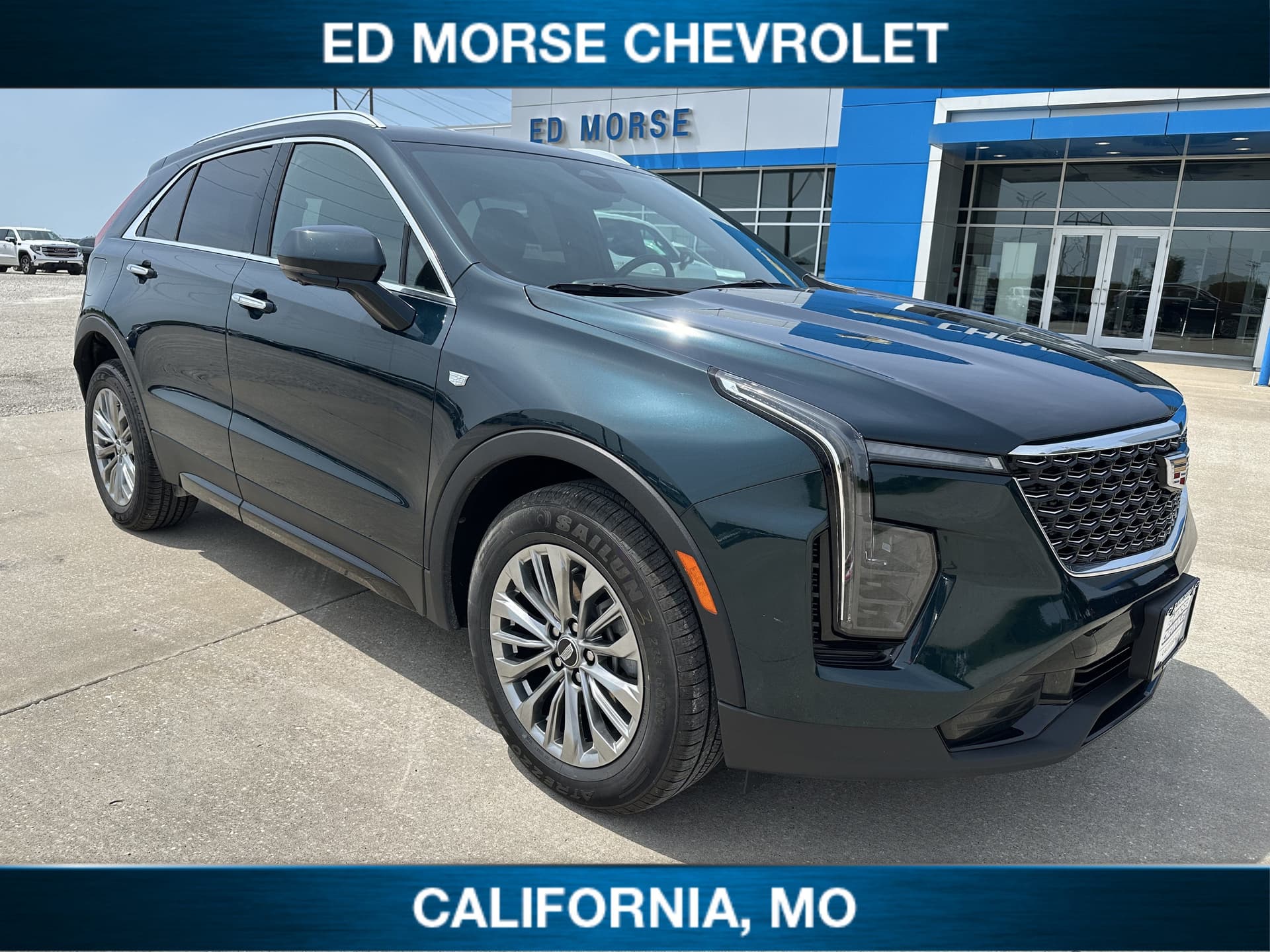 2025 Cadillac XT4 AWD Premium Luxury — photo 1 of 49