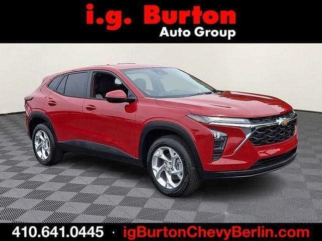 2026 Chevrolet Trax LS — photo 1 of 22