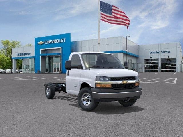 2026 Chevrolet Express Commercial Cutaway Base — photo 1 of 5
