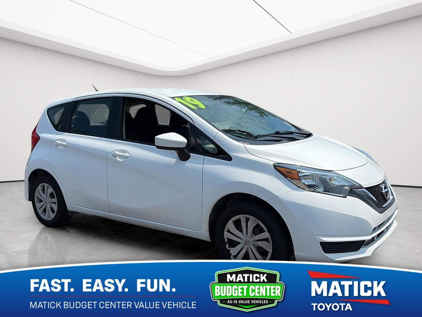 2019 Nissan Versa Note SV — photo 1 of 34